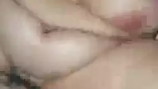 الشرطية المثيرة تقوم بممارسة السحاق مع المجرمة المشاغبة
