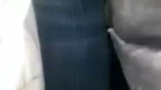 أمارس العادة السرية في المواصلات العامة من أجل جمال مشاهد