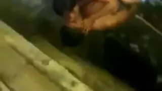 كلب وبنت في الليت