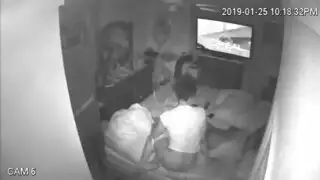 إكس إكس إكس عربي وحشي: قضيب غير مختون يضرب الطيز في مشهد نيك خام