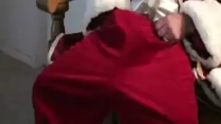 جلسة استمناء سانتا الإباحية: لا مهبل، فقط قضيب صلب لينزل