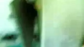 فتاة مصرية تستمني في دش جماعي
