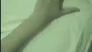 أنيميشن: رضاعة أثداء كبيرة وأفعال جنسية قوية