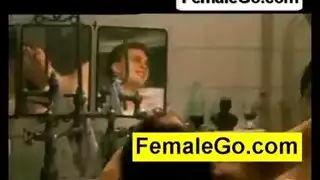 رأى جبهة مورو حزب خاص وأراد الانضمام إليها في أحد أكثر النادي شعبية