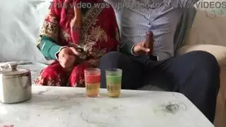 الابن ينام مع الأم في السرير